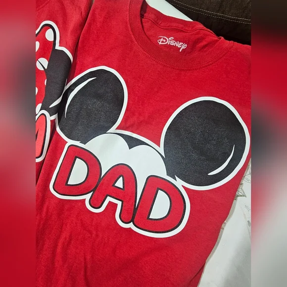 . Disney Minnie Mouse Mom And Dad red Tee shirt. 100% cotton - Picture 2 of 10